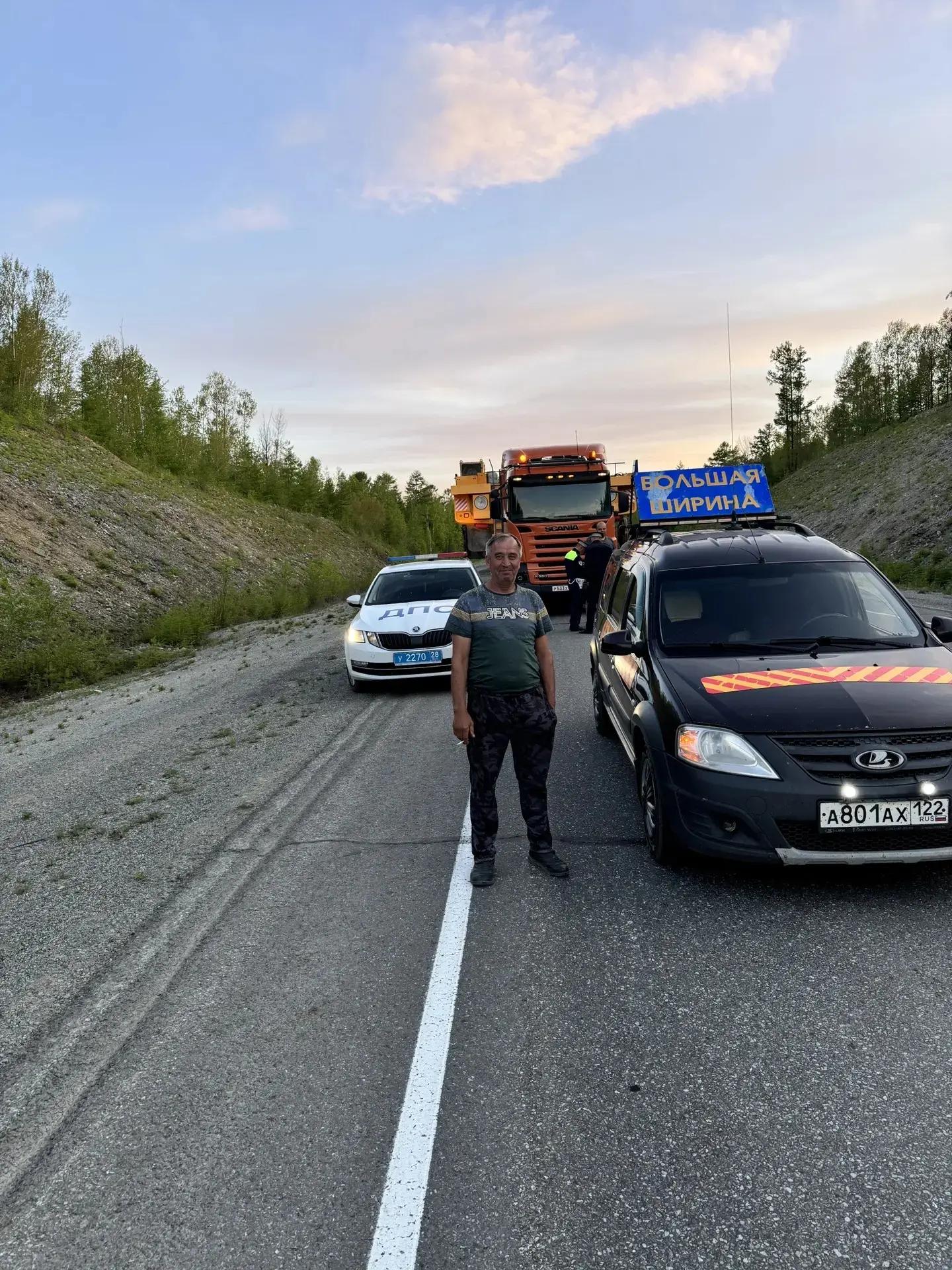 Колонна автомобилей сопровождения